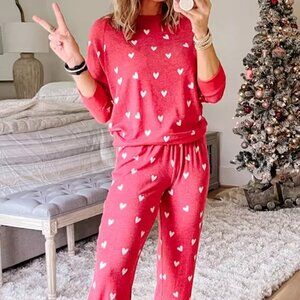 NWT Heart Round Neck Top and Pants With Pockets Pajama Set